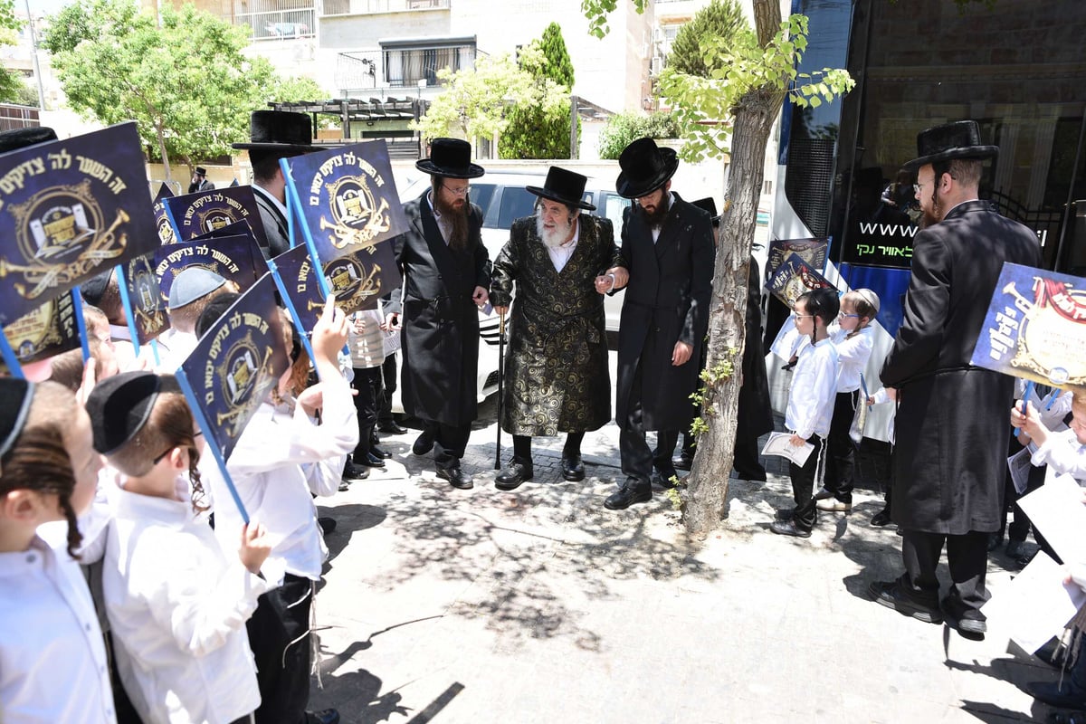 האדמו"ר מויז'ניץ בביקור בביתר