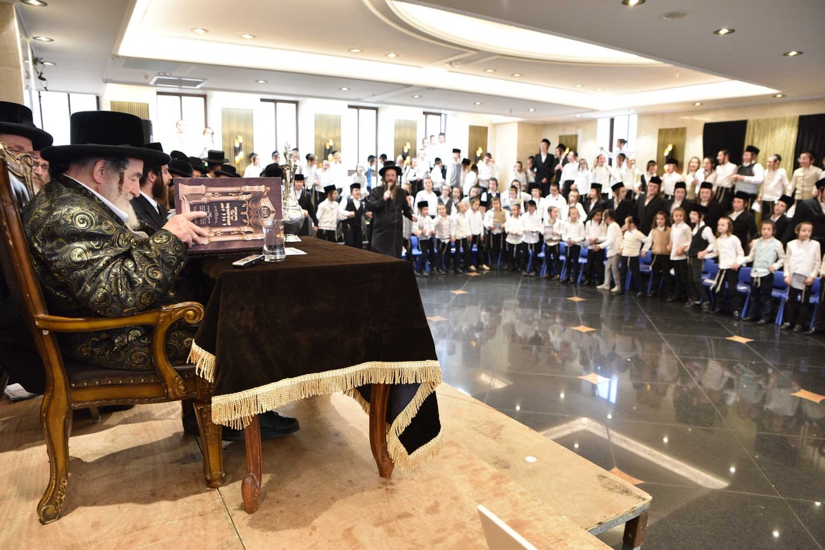 האדמו"ר מויז'ניץ בביקור בביתר