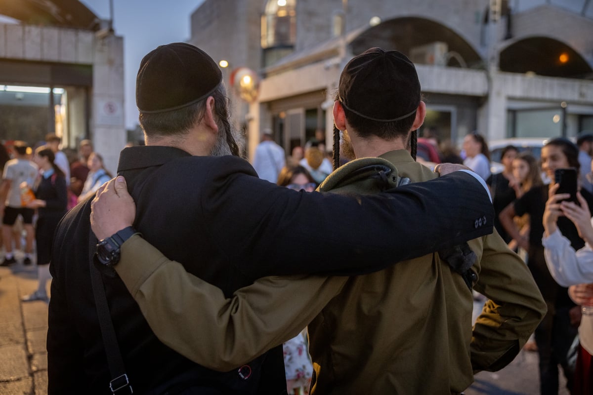 תיעוד מרגש: לוחמי 'נצח יהודה' נשבעו בכותל המערבי | צפו