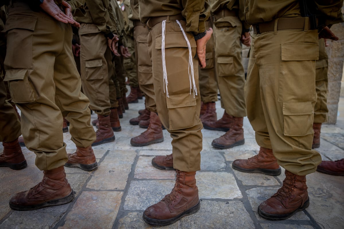 תיעוד מרגש: לוחמי 'נצח יהודה' נשבעו בכותל המערבי | צפו