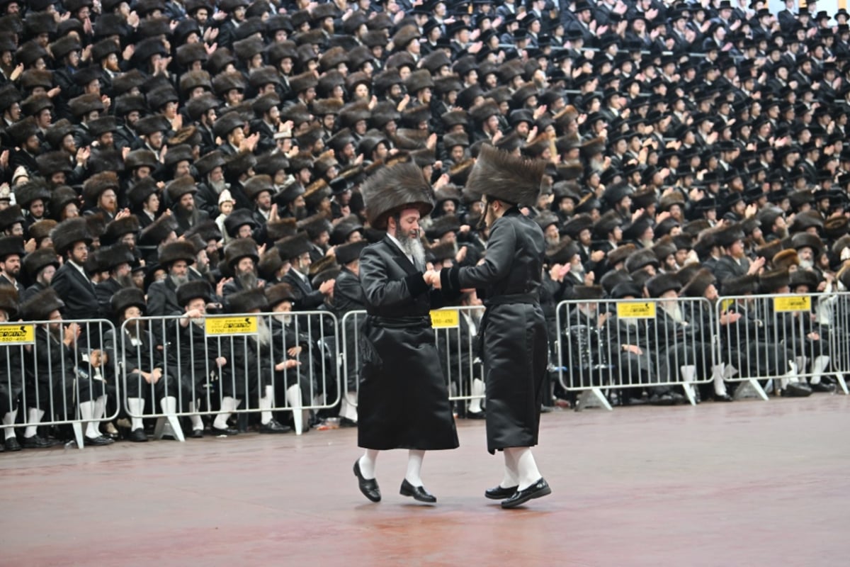 שמחת בית ויז'ניץ - ספינקא - בארז'אן - אולם - זאליזשא 