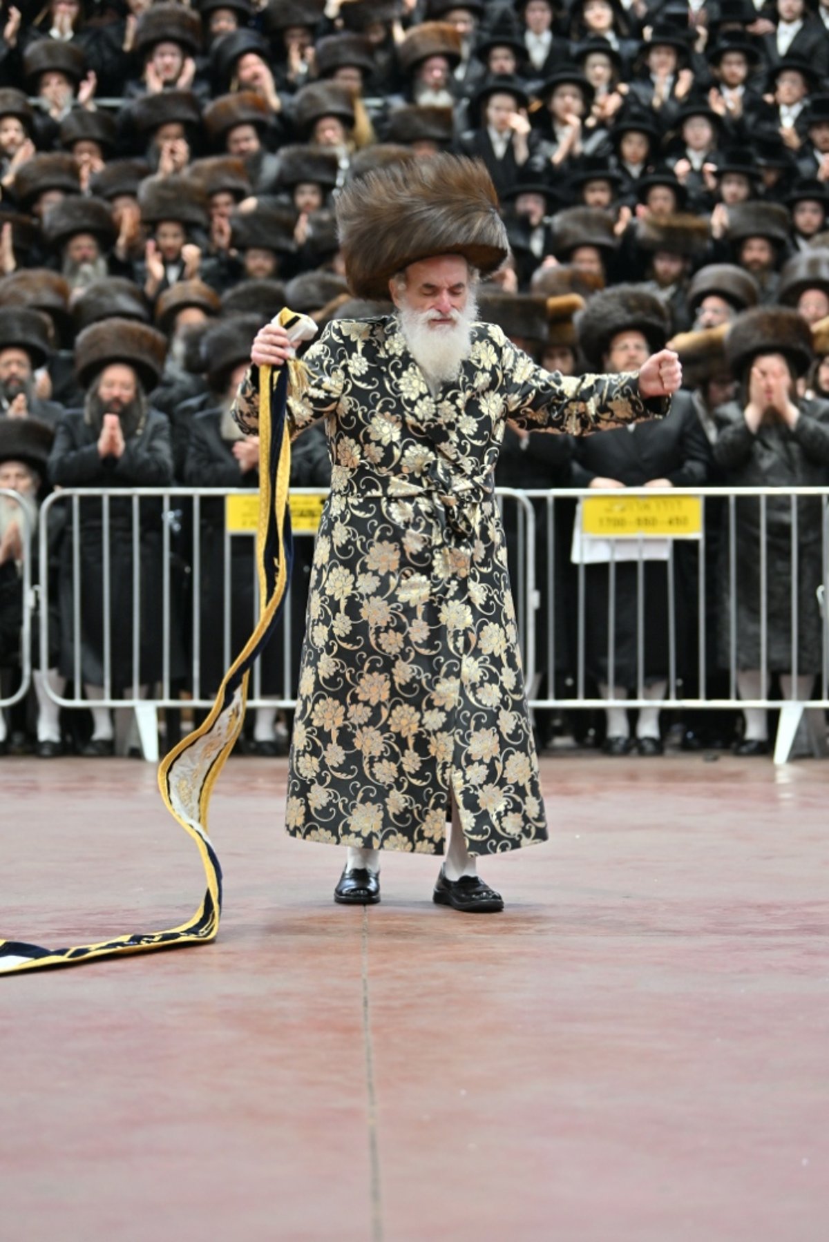 שמחת בית ויז'ניץ - ספינקא - בארז'אן - אולם - זאליזשא 