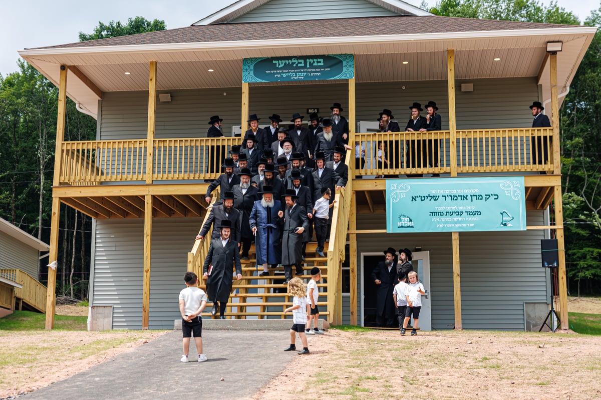 קביעת מזוזות במחנה 'גילה' באבוב