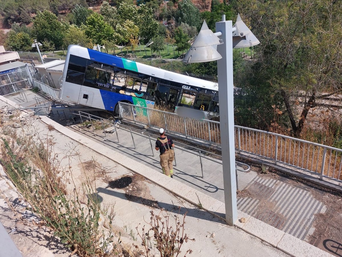 האוטובוס שהדרדר