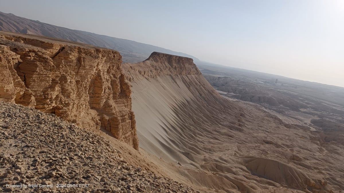 הר צין שמורת הר ההר בנגב - אחד האתרים בעבר הירדן המערבי לזיהוי קבר אהרן הכהן