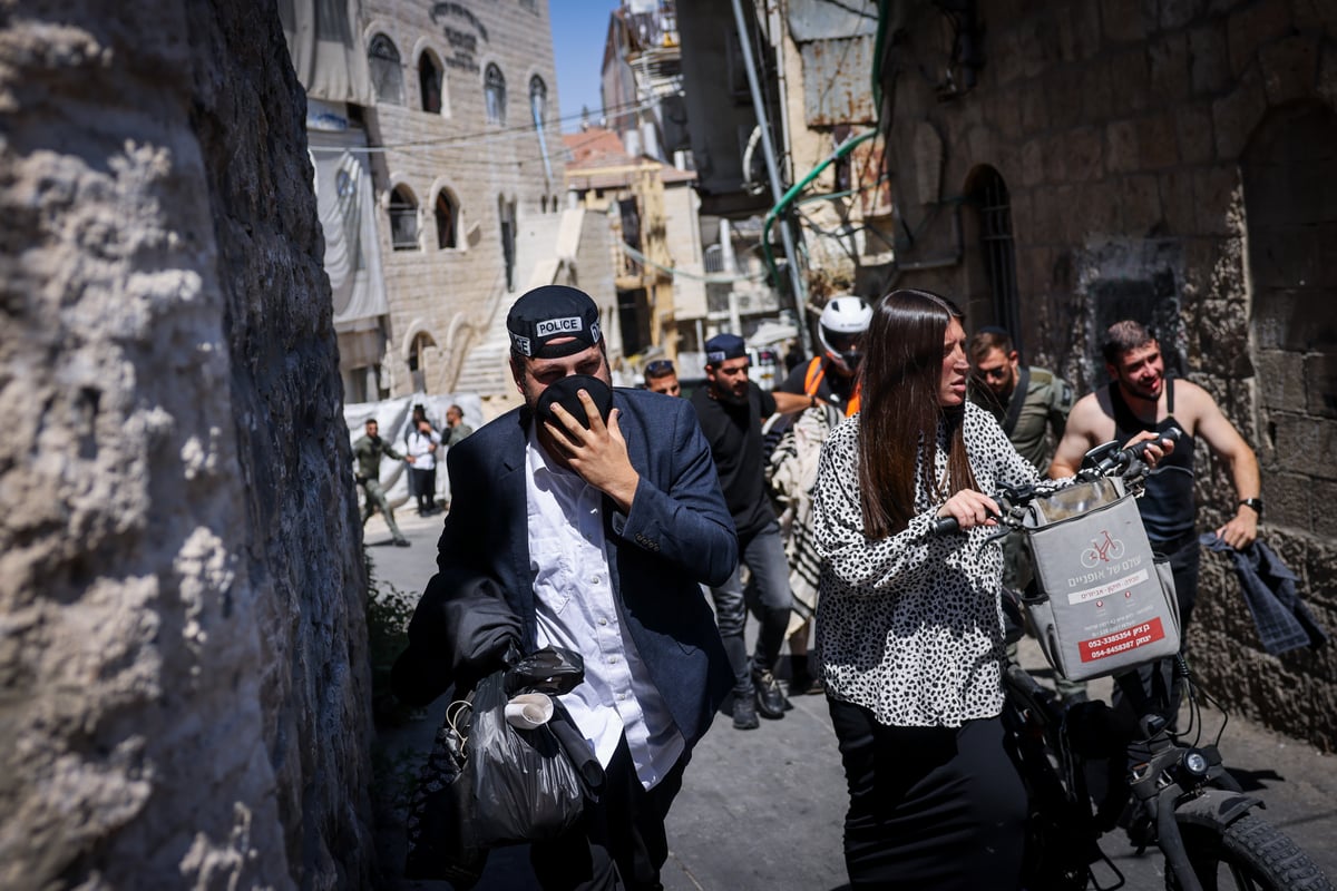 בלשים מחופשים לחרדים במאה שערים