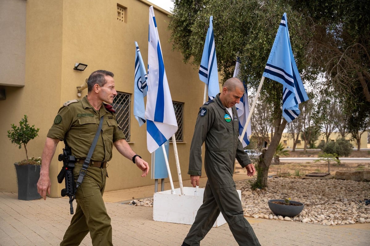 סגן הרמטכ״ל בבסיס נבטים