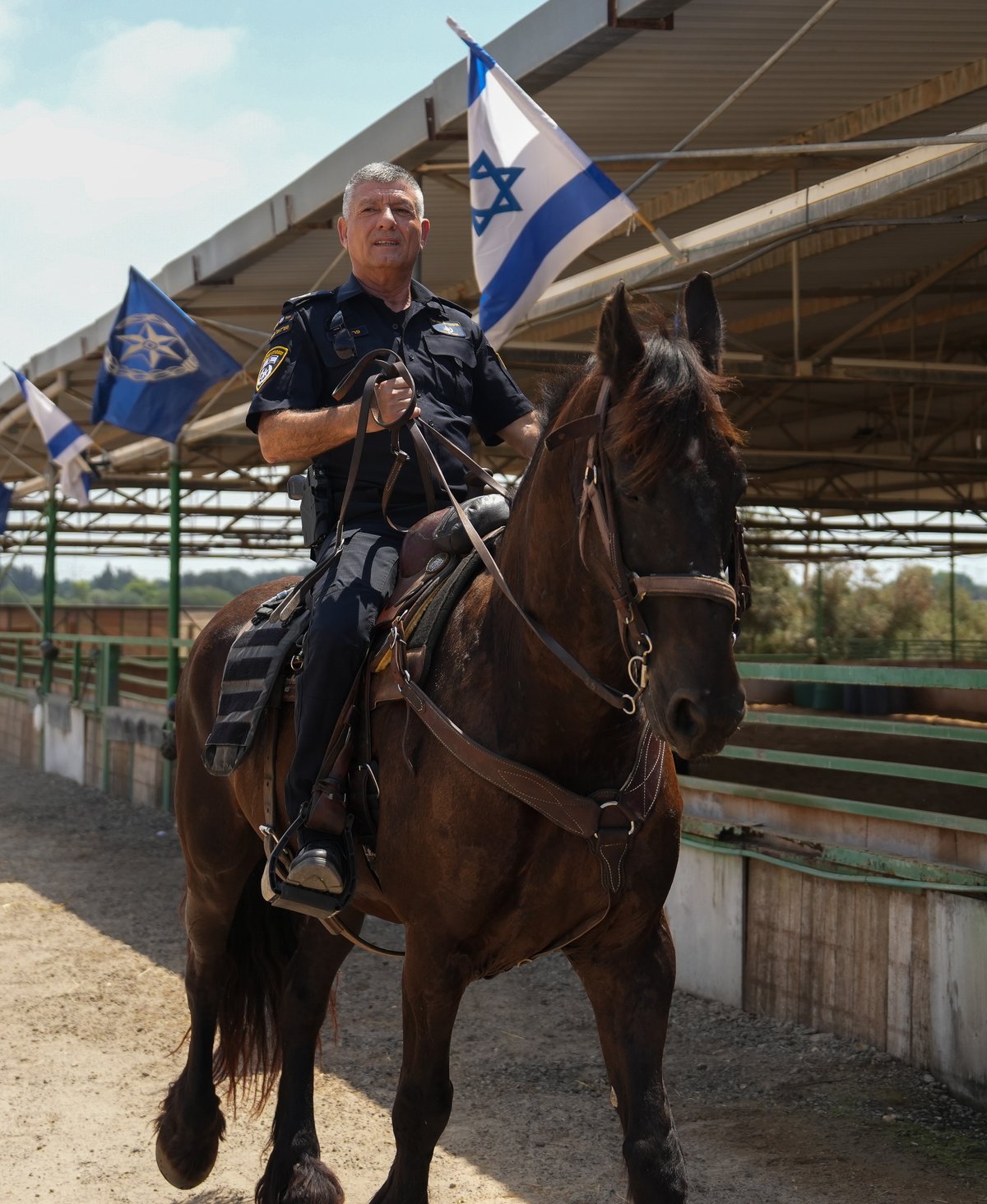 ניצב תל אביב בביקור ביחידת הפרשים