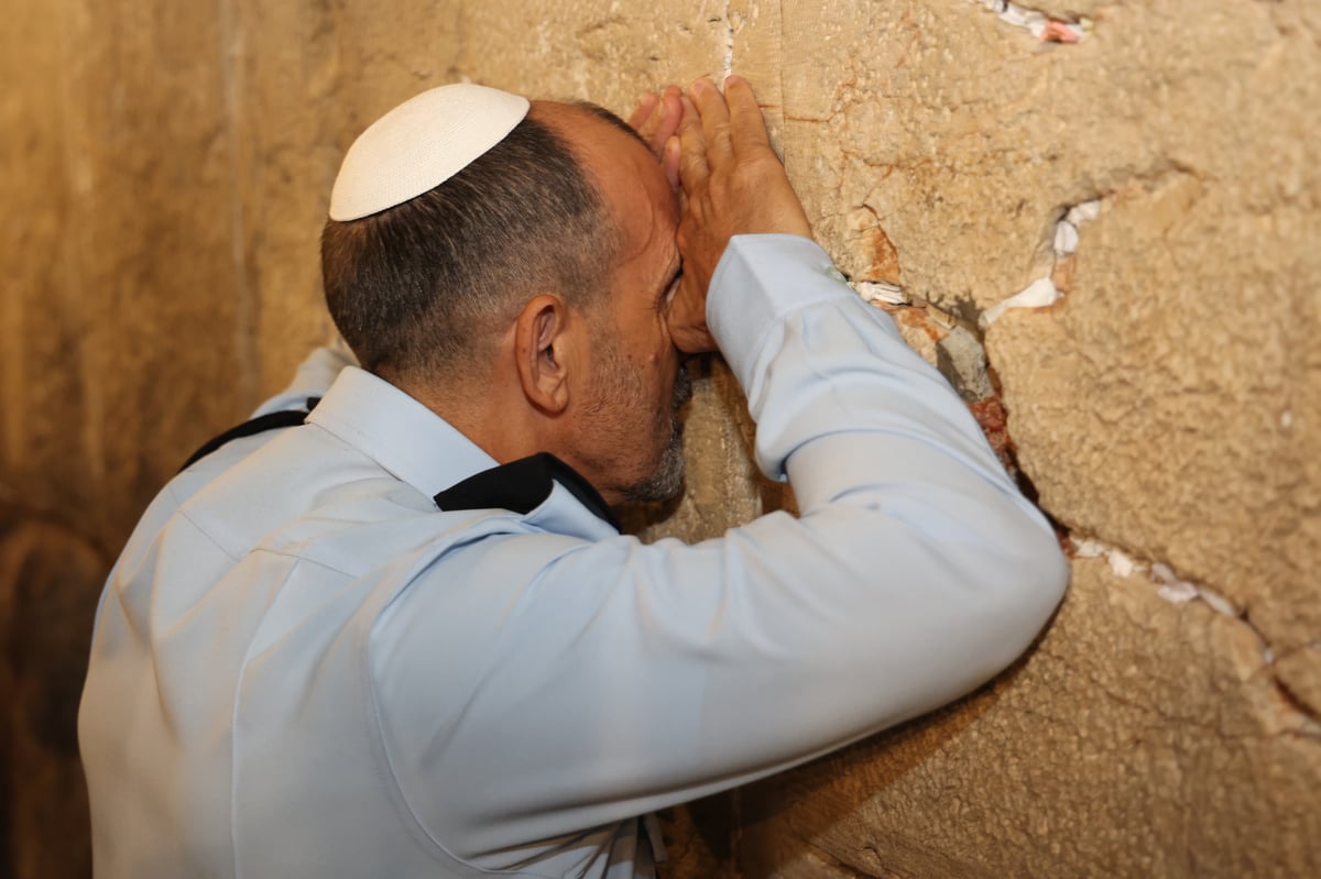 מפכ"ל המשטרה הנכנס רנ"צ דני לוי בכותל המערבי