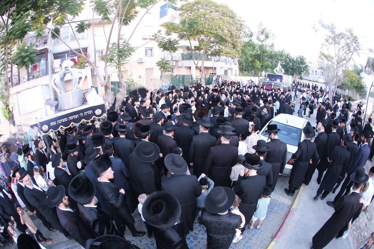 הכנסת ספר תורה לביהמ"ד קרעטשניף קרית גת 