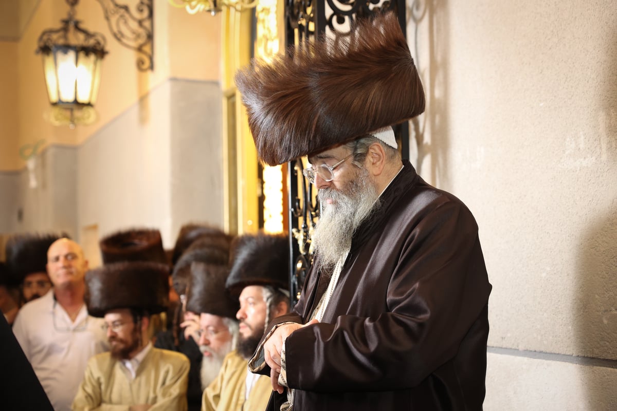 שמחת נישואי נכד האדמו"ר מנחלת אהרן 