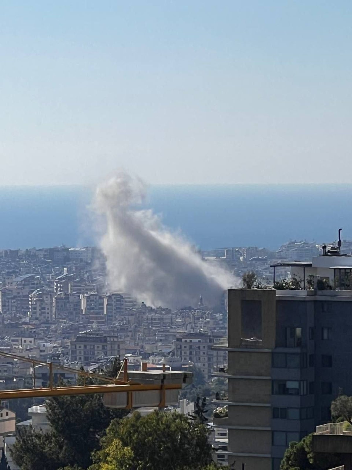 זירת התקיפה ברובע הדאחייה בביירות