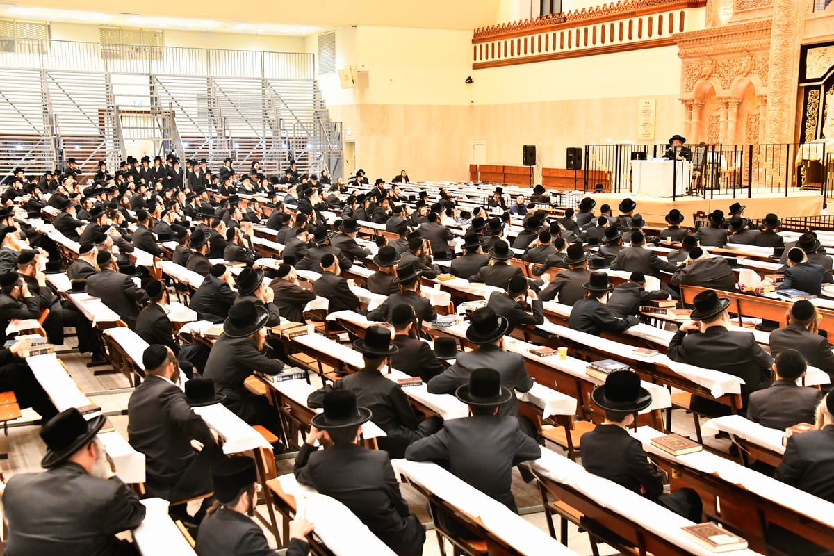 הגה"צ רבי אלימלך בידרמן בשיחת הכנה לראש השנה בביהמ"ד הגדול ויז'ניץ