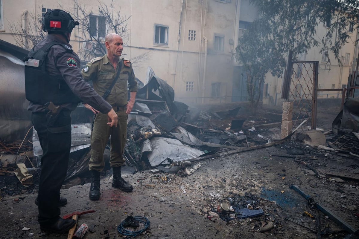 מפקד פיקוד העורף האלוף רפי מילוא בזירות הפגיעות הישירות