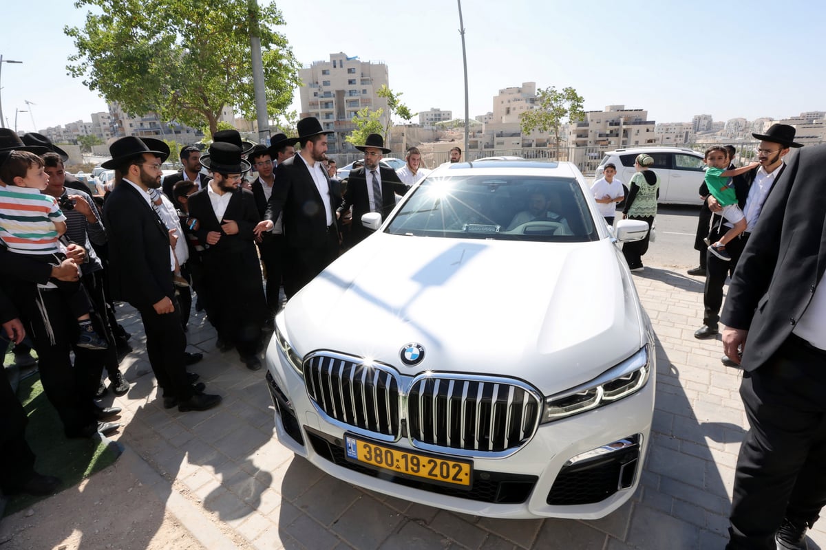 הראשל"צ הגר"י יוסף בפתיחת ישיבת 'בין הזמנים' בבית שמש