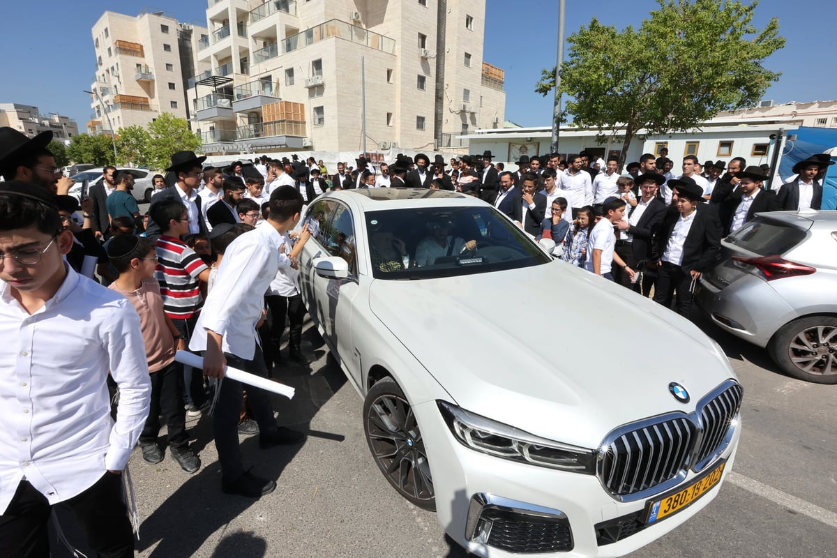 הראשל"צ הגר"י יוסף בפתיחת ישיבת 'בין הזמנים' בבית שמש