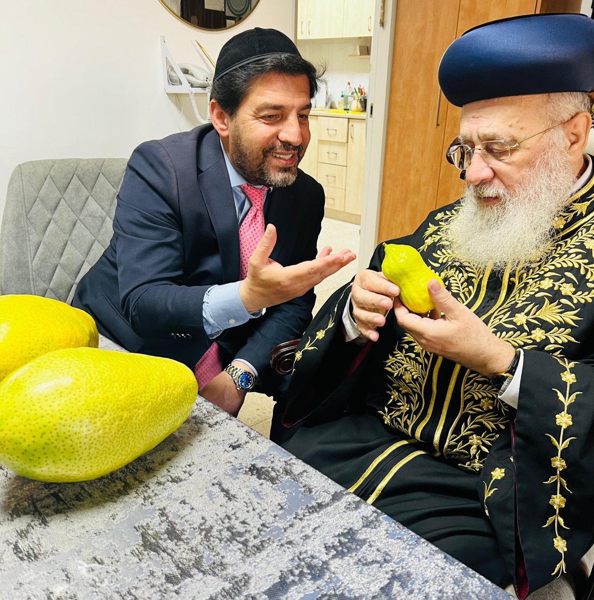 האתרוגים המהודרים של רב הסלבס לראשון לציון | תיעוד