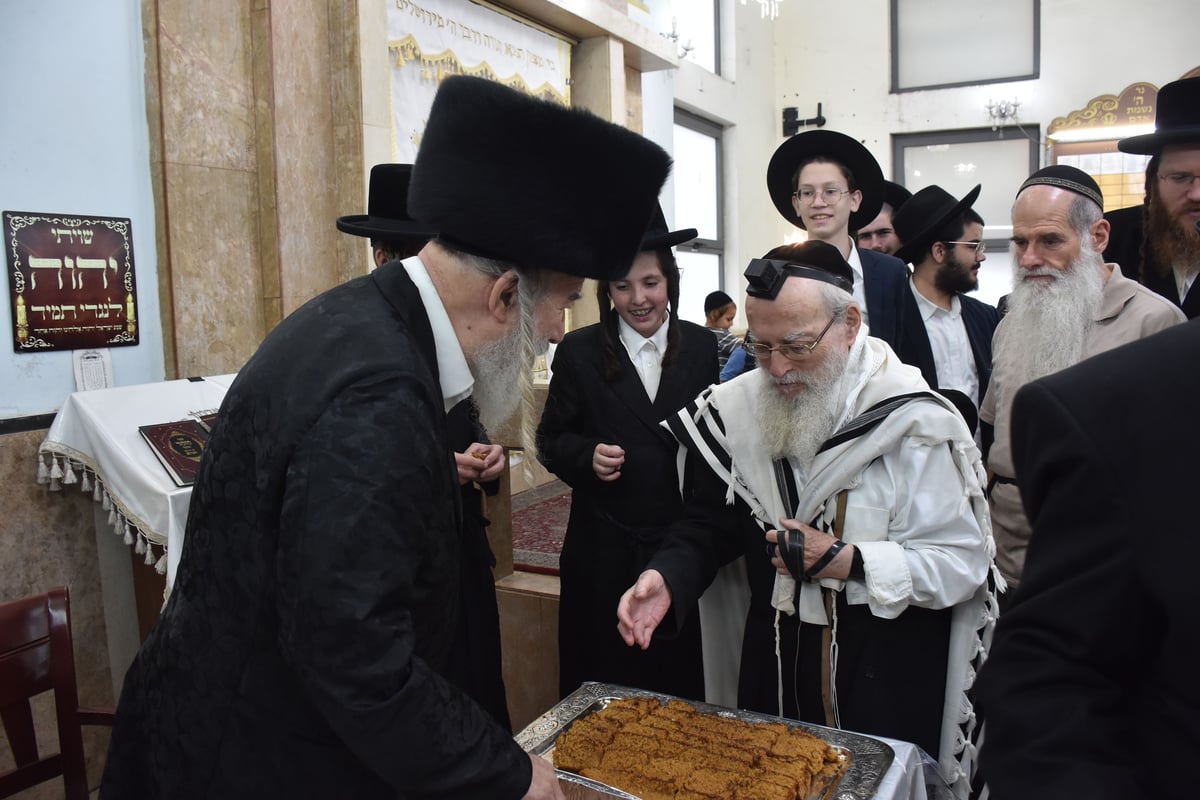 ערב ומוצאי יום כיפור בחצה"ק אשלג 