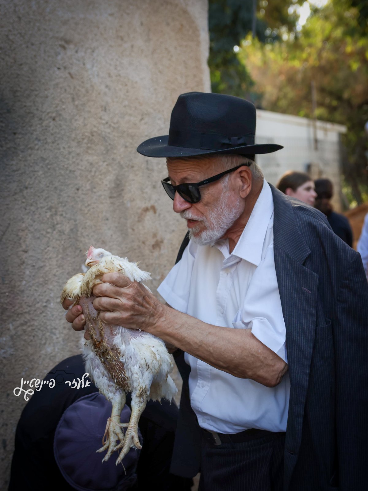 אווירת ערב חג ברחובותיה של העיר בני ברק 