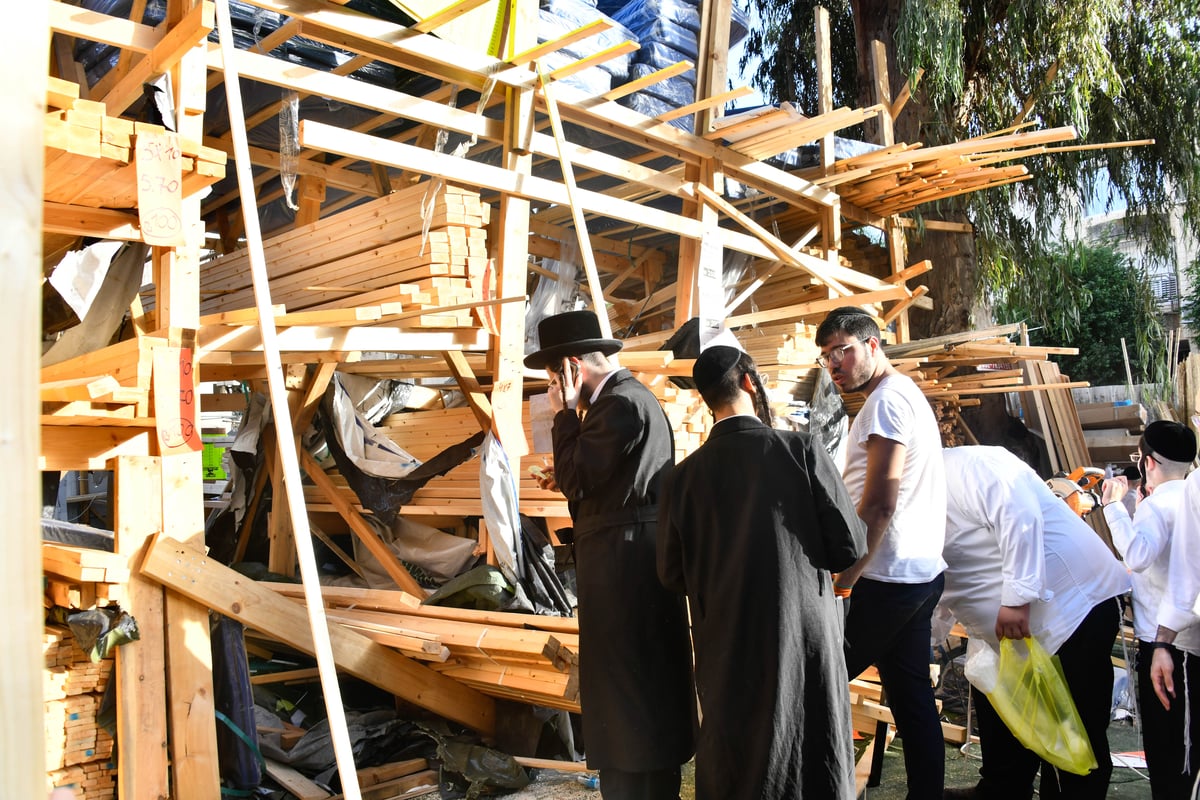 ערב חג הסוכות ברחובות בני ברק 