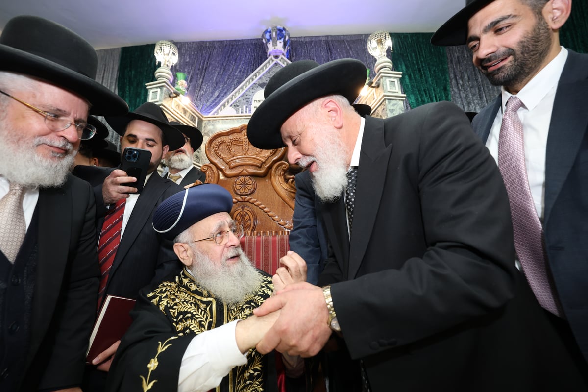 המונים ב'הקבלת פני רבו' המרכזית לראש"ל הגר"י יוסף | צפו