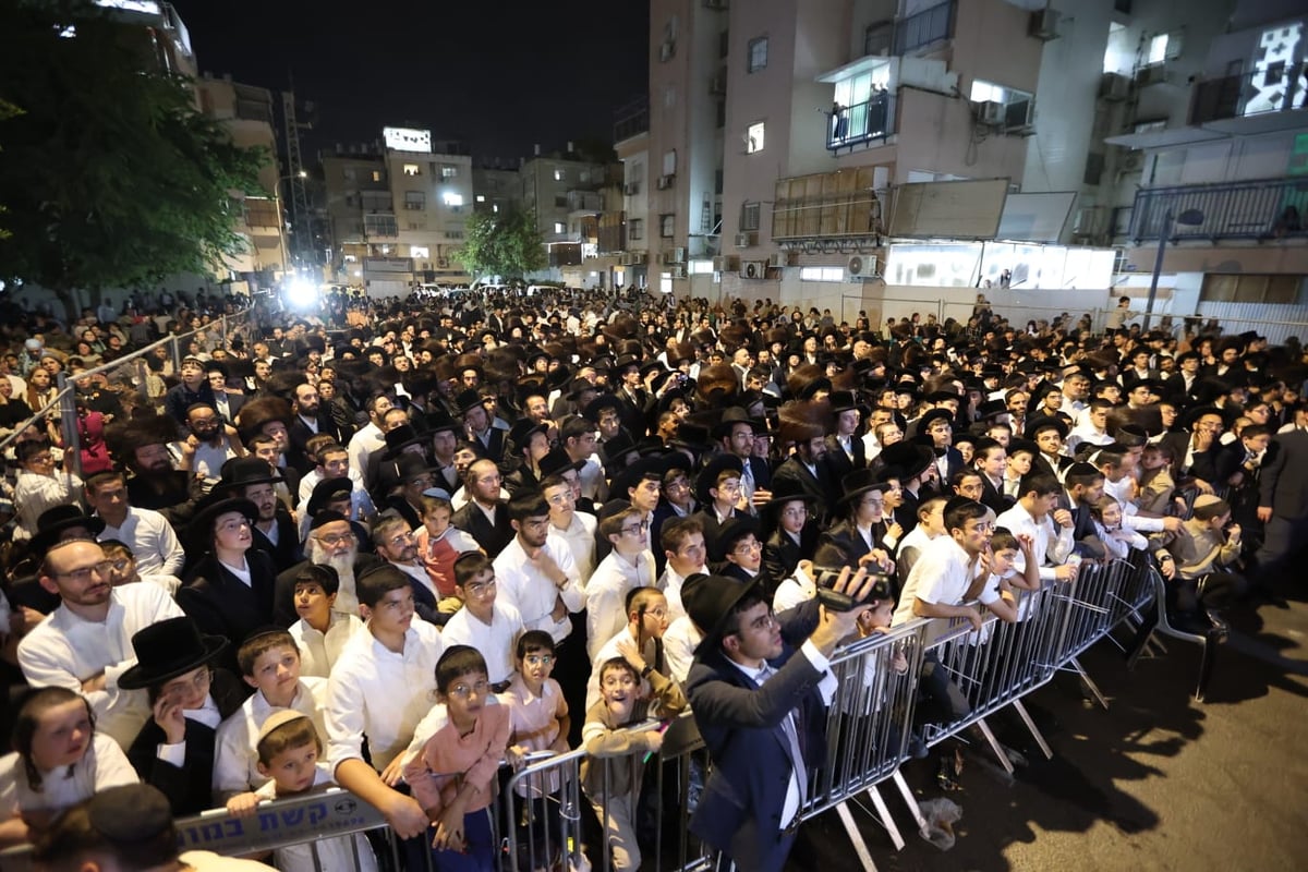 הקבלת פני רבו להגר"ד יוסף, באשדוד