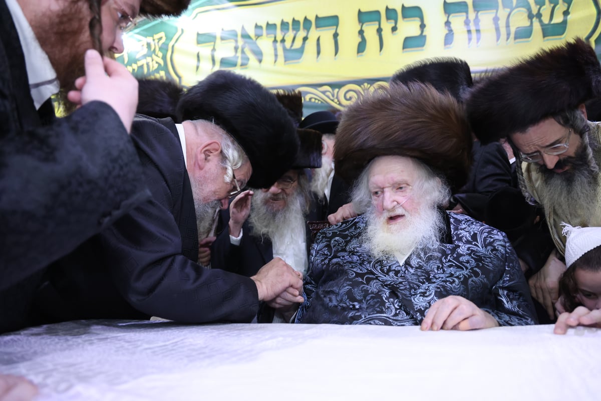 הקבלת פני רבו להגר"מ שטרנבוך - חוה"מ סוכות תשפ"ה 