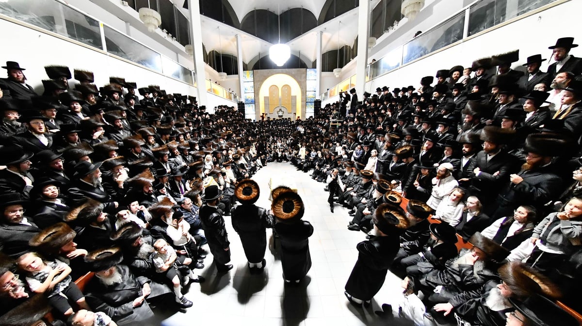 הקפות שניות בחצה"ק נדבורנה 