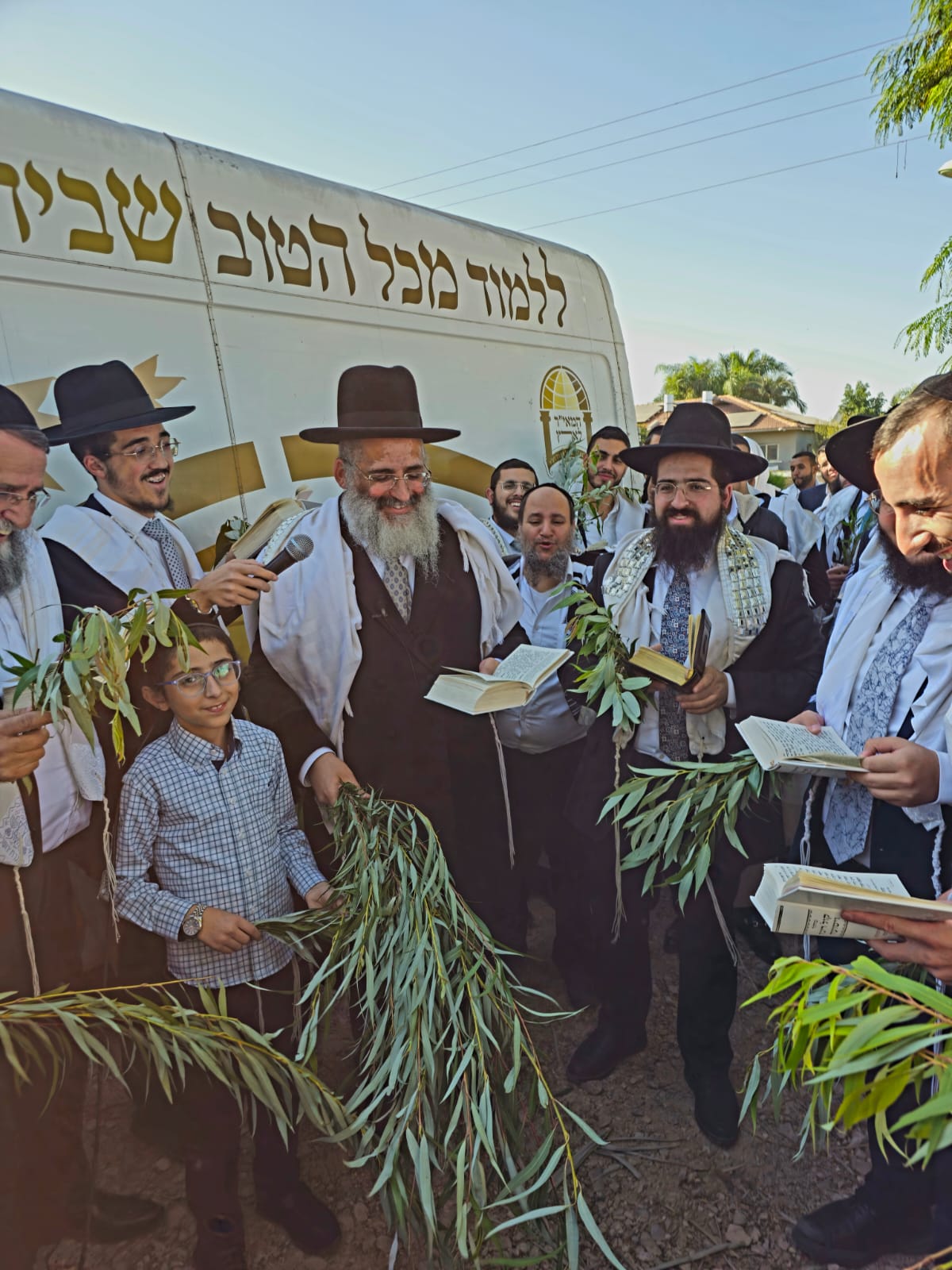 סוכות אצל הרה"צ רבי ישראל אברג'ל