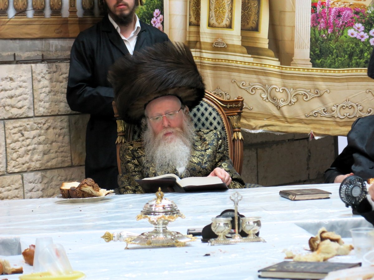 חג הסוכות בחצה"ק קרעטשניף קרית גת 