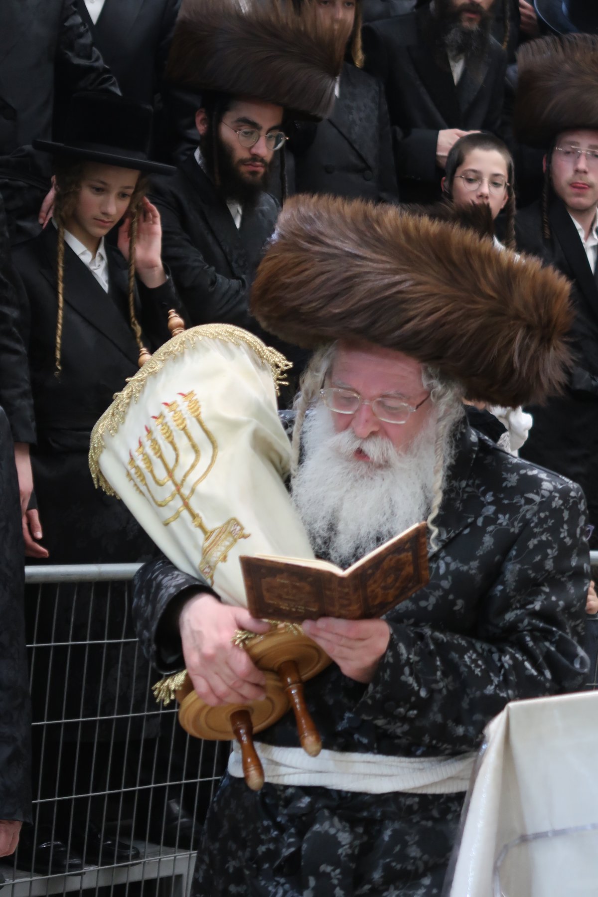 הקפות שניות בחצה"ק נדבורנה ירושלים