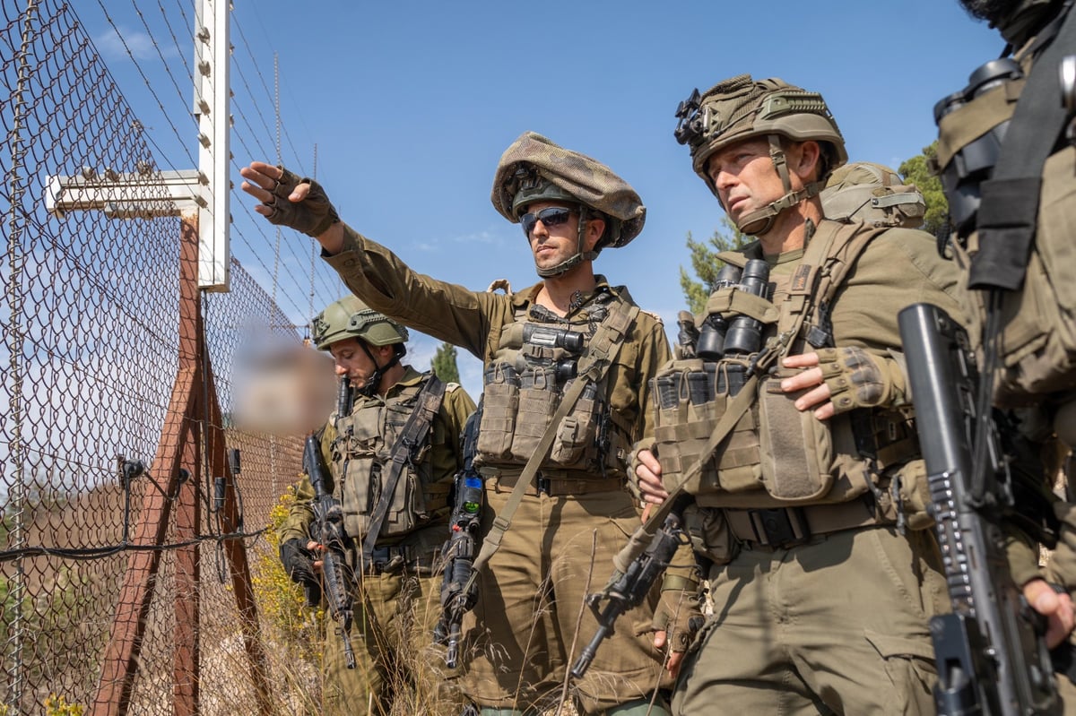 אויב שפל: קלצ'ניקוב וטילים ליד בובות משחקים בדירה בלבנון