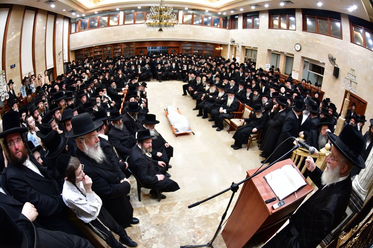 מסע הלוויית הגה"צ רבי אברהם אליהו וואזנר זצ"ל 