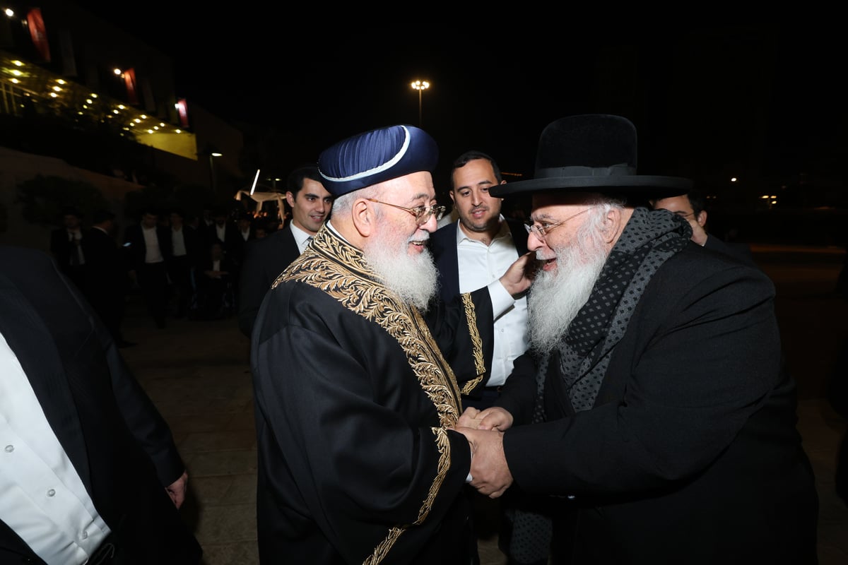 שמחת נישואי נכדתם המשותפת של הגר"י יוסף, והגרש"מ עמאר 