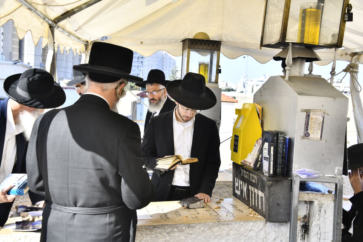 עליה לציון בעל ה'חזון איש' זצ"ל