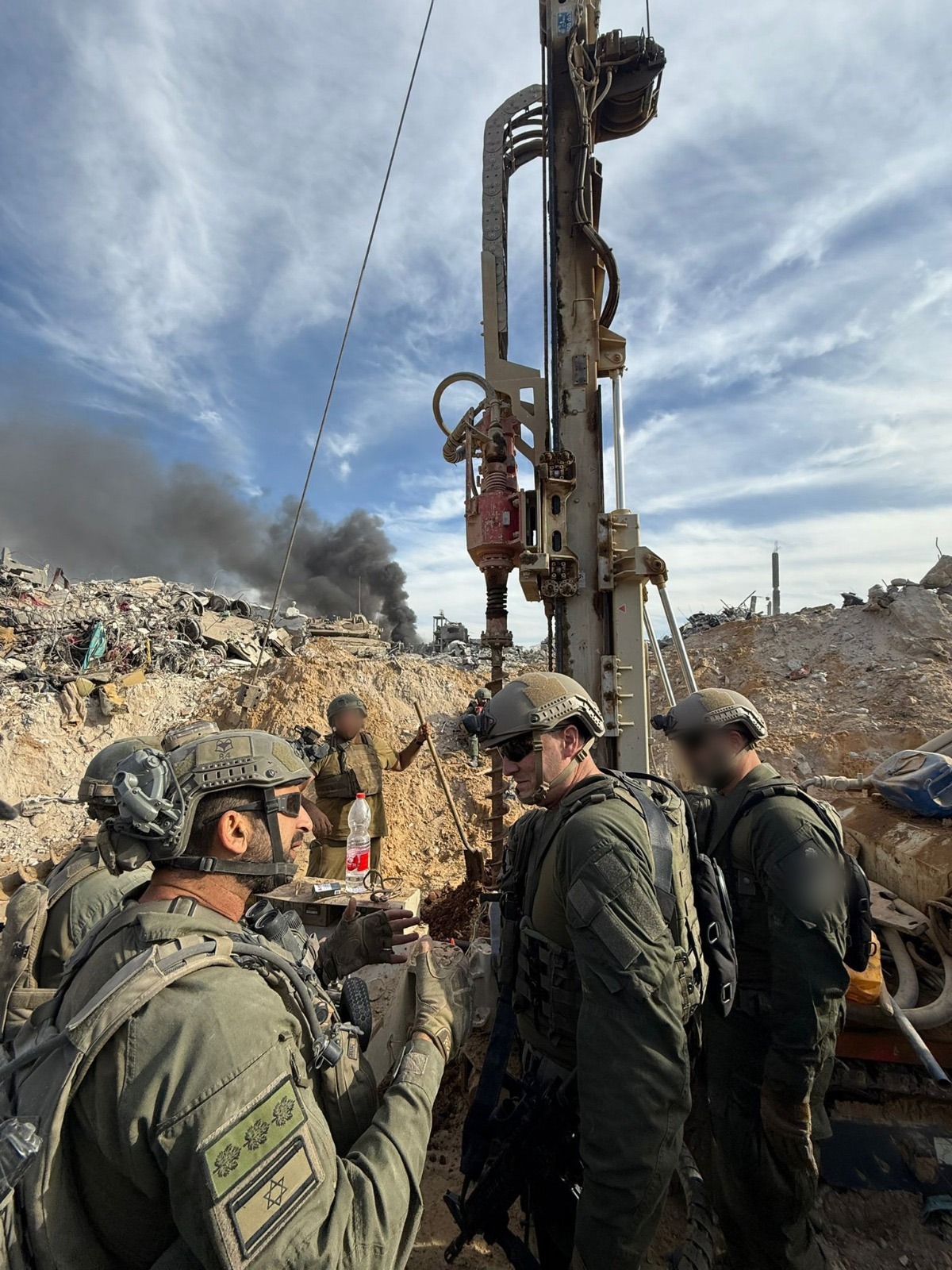 מפקד חיל האוויר האלוף תומר בר בסיור ברצועת עזה עם לוחמי אוגדה 162