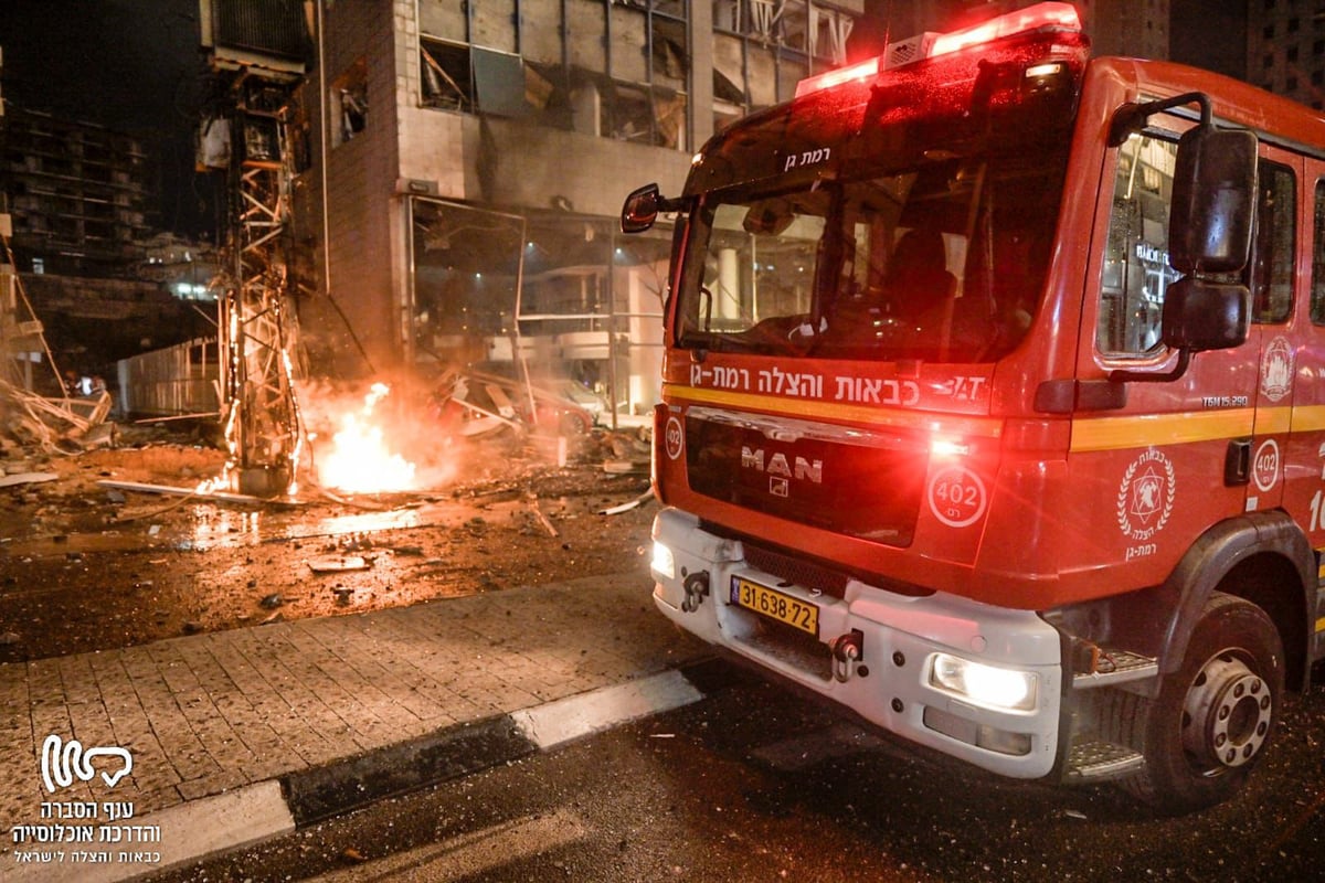 חמישה פצועים, שריפה והרס רב מנפילת חלקי טיל ברמת גן | 5 הרוגים בביירות