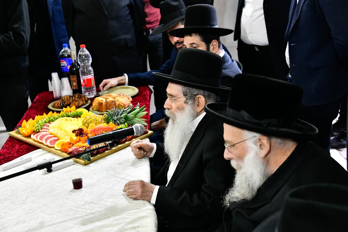 מעמד קביעת מזוזה, ומסיבת חומש בת"ת 'זיו התורה'