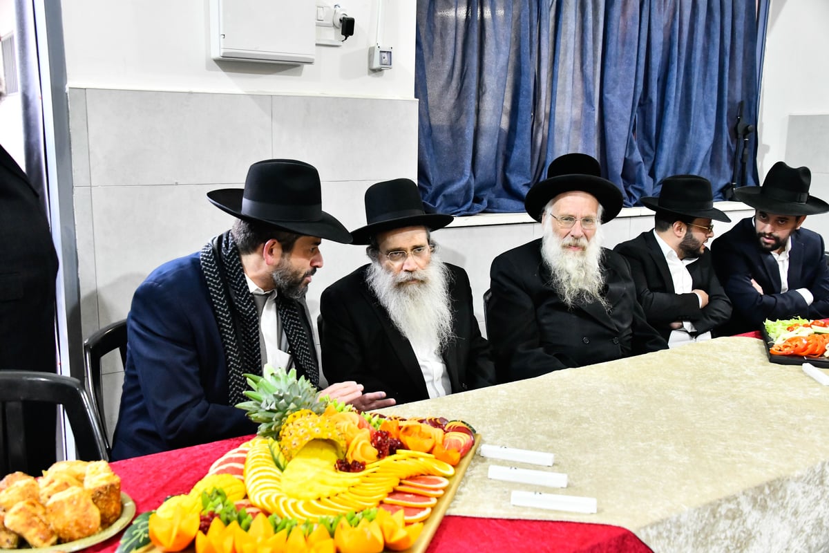 מעמד קביעת מזוזה, ומסיבת חומש בת"ת 'זיו התורה'