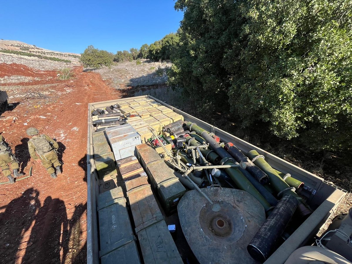 אמל"ח חיזבאללה שהוחרם אחרי שנתפש על ידי הלוחמים בדרום לבנון