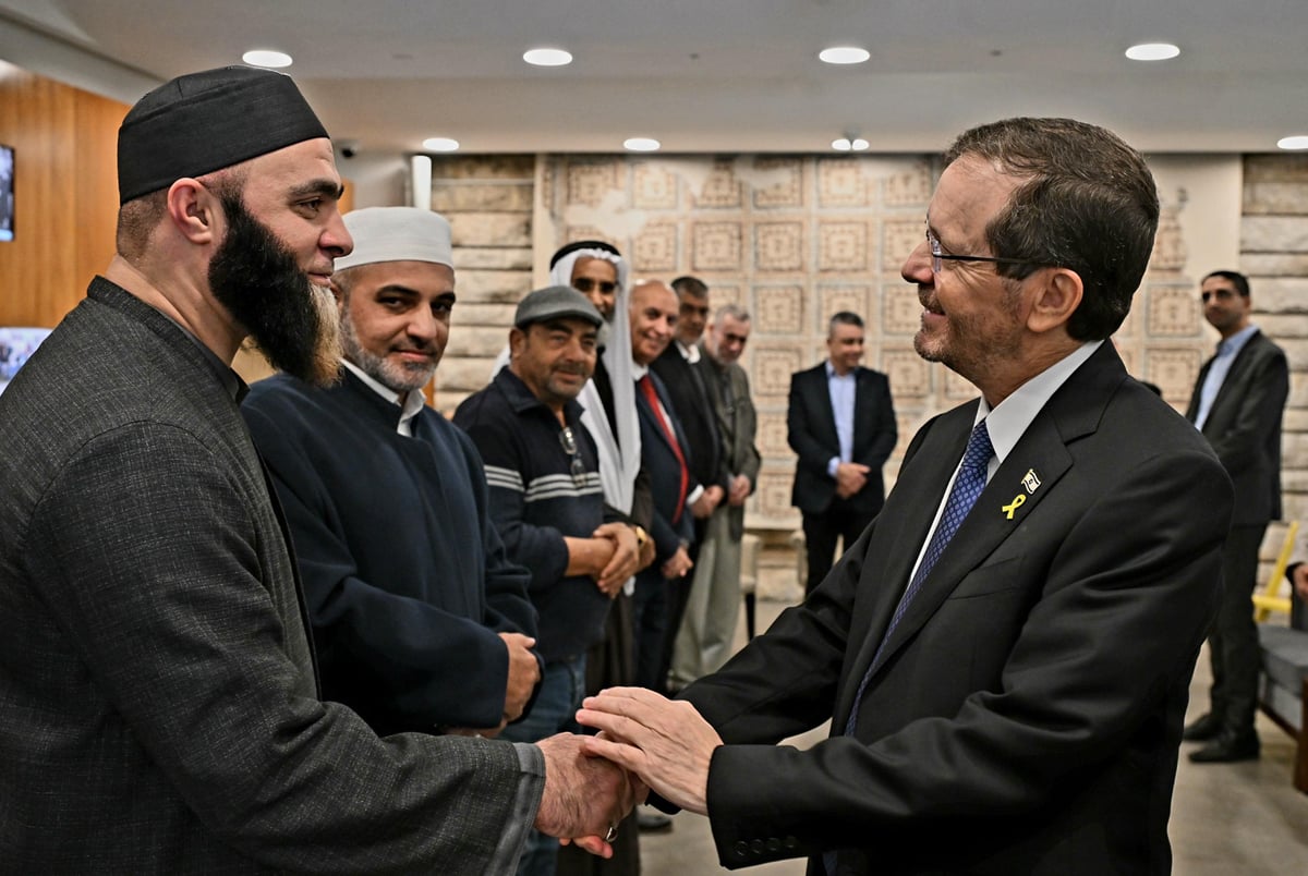 נשיא המדינה והמנהיגים והאימאמים הערבים