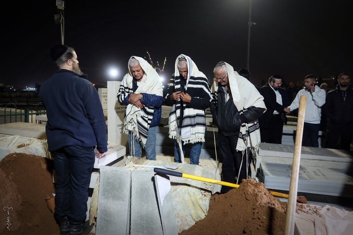 הלווית מרת רומיה רינה רצאבי ע"ה - אחותו של הגר"ש מחפוד 