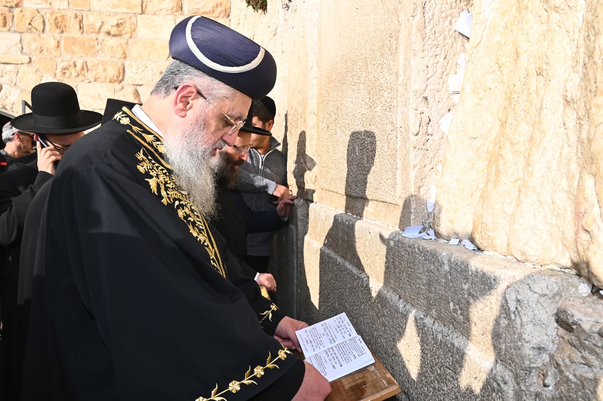 הכתרת הראש"ל הגאון הרב דוד יוסף