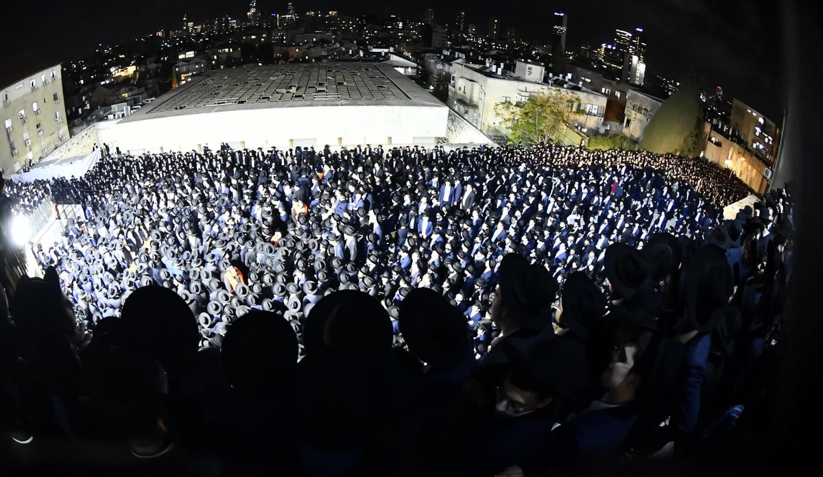 הלווית מנהיג 'הפלג הירושלמי' ראש הישיבה הגאון רבי אשר דויטש זצ"ל