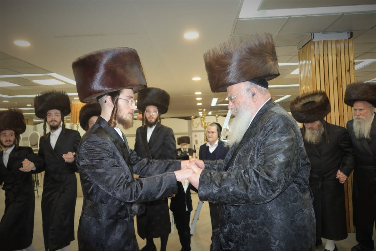 שמחת נישואי נכד הגרש"א שטרן - אב"ד בית חלקיה