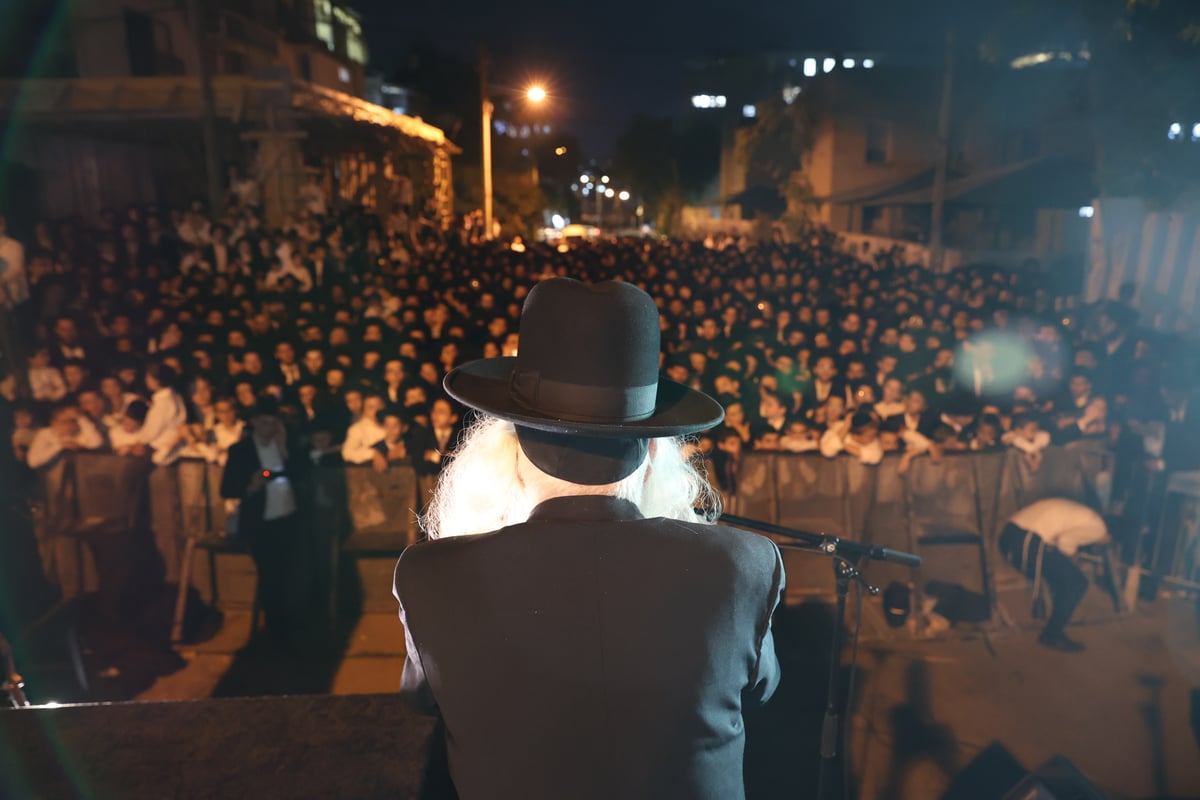 מראות חייו של הגאון רבי אשר דויטש זצוק"ל