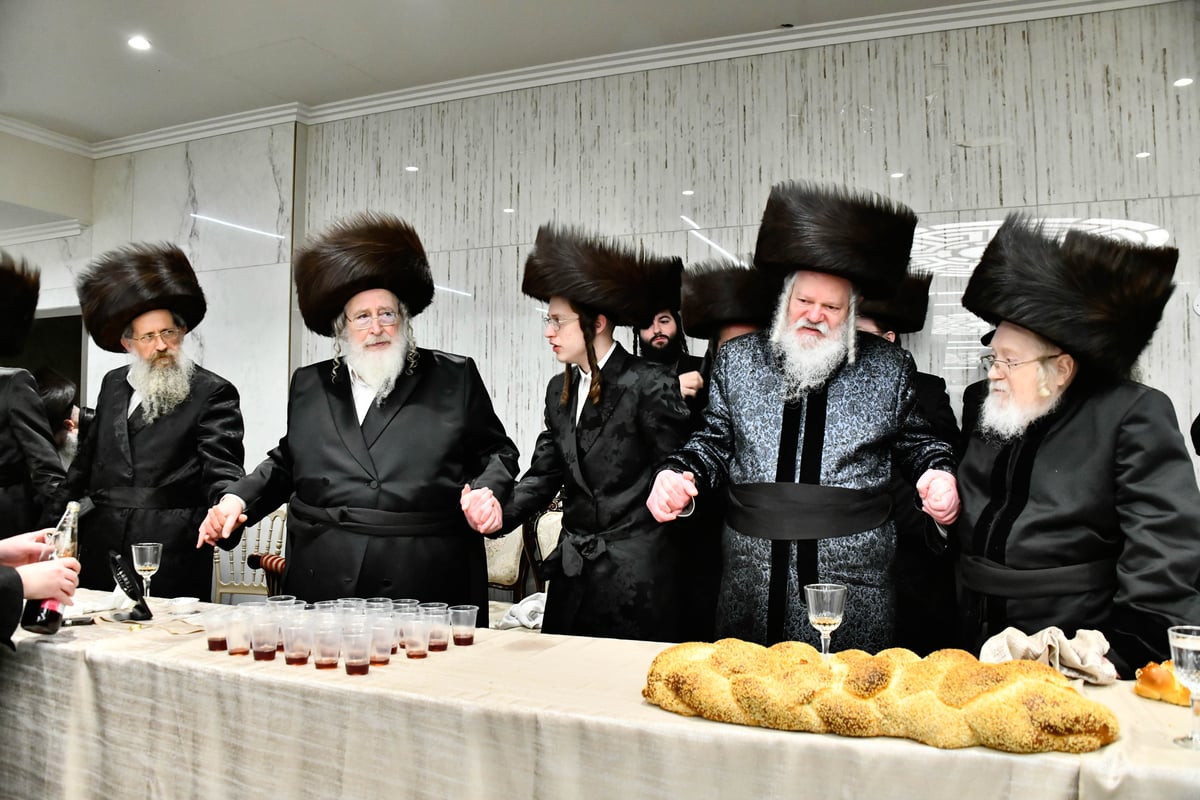 שמחת השבע ברכות בחצה"ק ספינקא - קרעטשניף - פרמישלאן