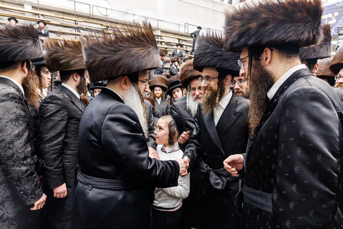 מעמד המצווה טאנץ בחצה"ק סאטמר