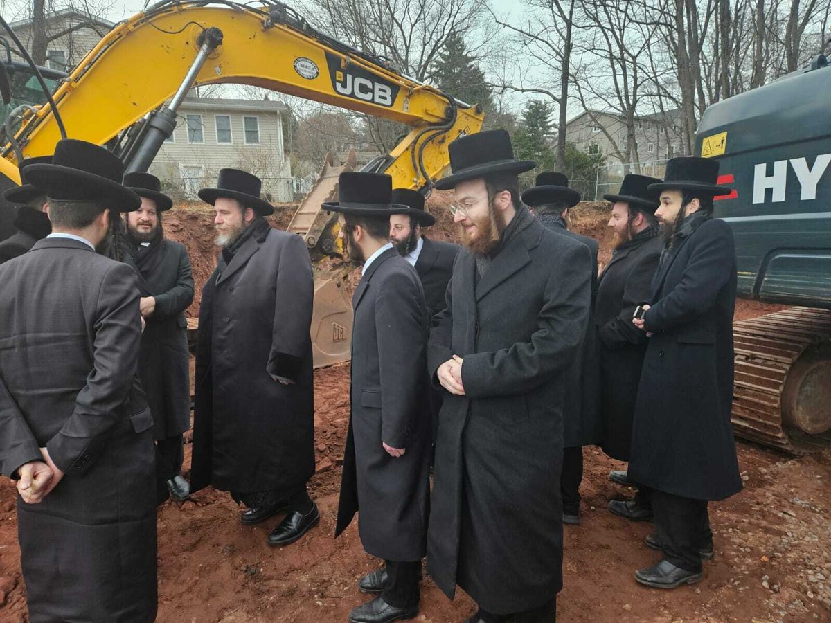 הגה"צ אב"ד ויז'ניץ אלעד בביקור בשכונת ניו-המפסטד בארה"ב