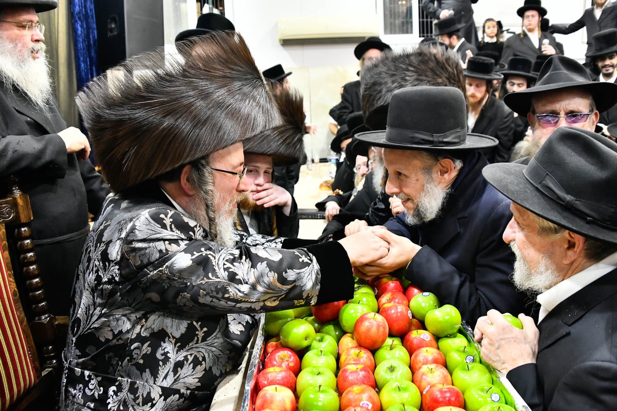 שמחת הש"ב בחצה"ק ביאלה ב"ב